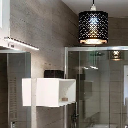 Reflection Lake By Quokka 360 - With A Magnificent Lake View Апартаменты Лугано