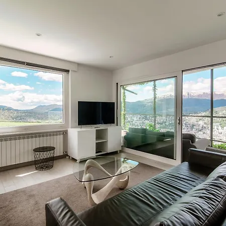 Reflection Lake By Quokka 360 - With A Magnificent Lake View Апартаменты *