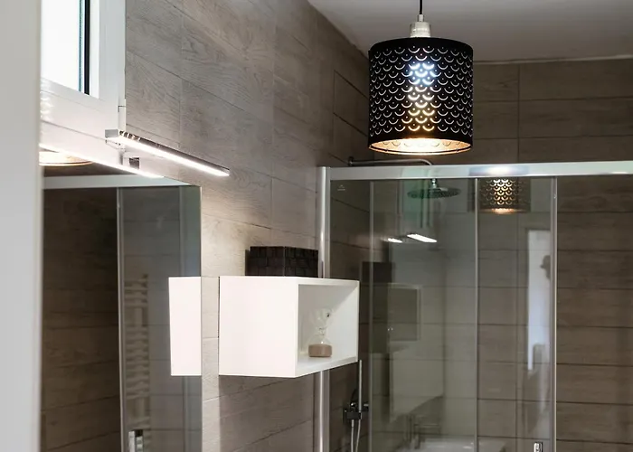 Reflection Lake By Quokka 360 - With A Magnificent Lake View Apartamento Lugano